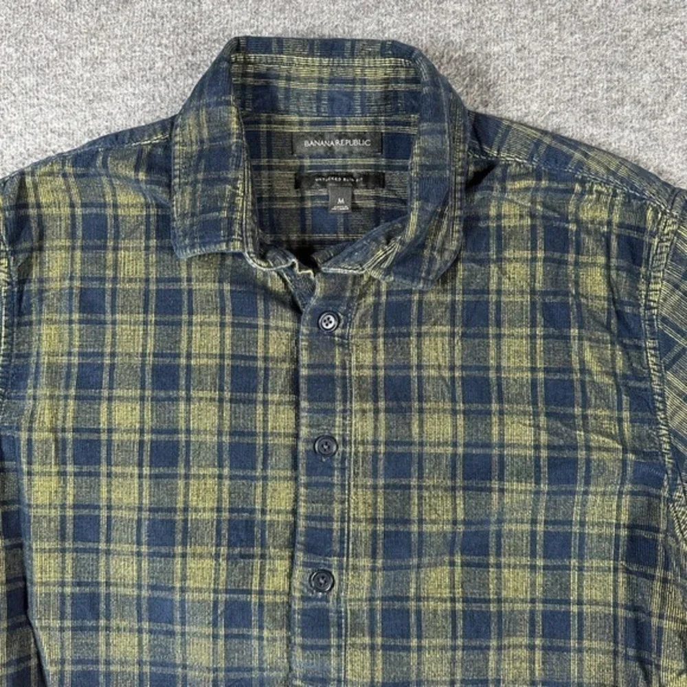 Banana Republic Untucked Slim Fit Corduroy Button Shirt Men Medium M Green Plaid